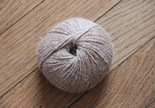 Charger l&#39;image dans la galerie, Laine à tricoter en laine d&#39;Alpaga
